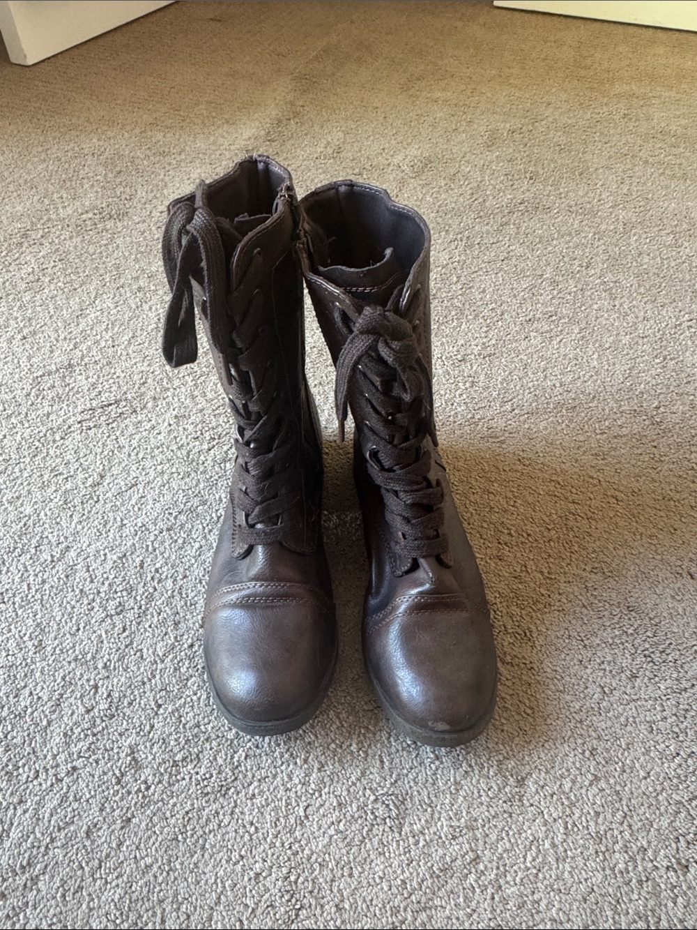 Mossimo lace up boots
